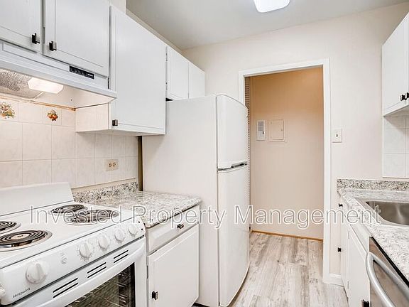 3rd image of 1111 Ash St APT 508