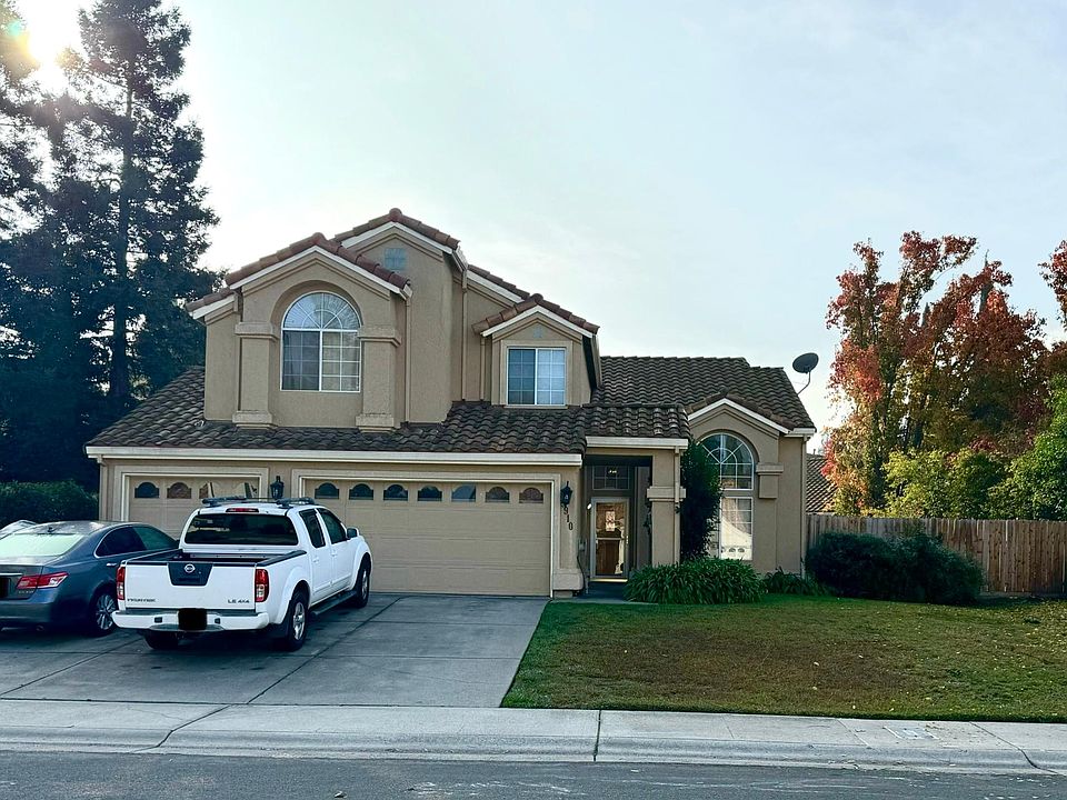 Nice home with a nice front yard, and 3-car garage in a quiet cul-de-sac neighborhood.