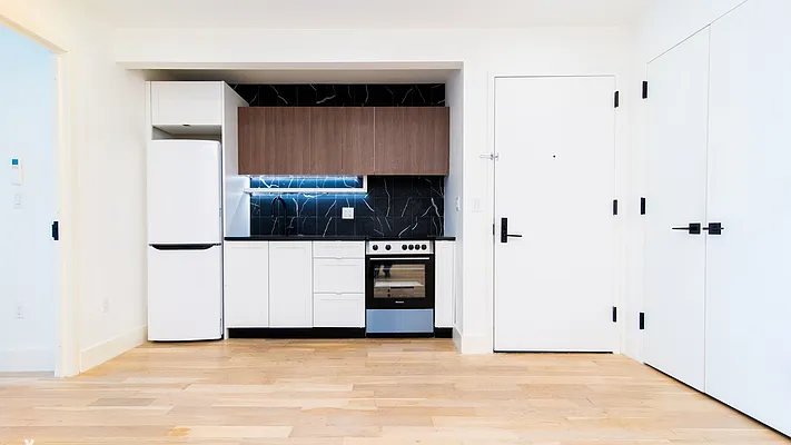 Rented by Nooklyn NYC LLC | media 11