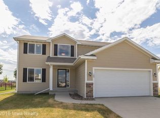 185 S 87th St, West Des Moines, IA 50266
