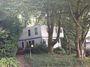 2737 NE 98th St, Seattle, WA 98115