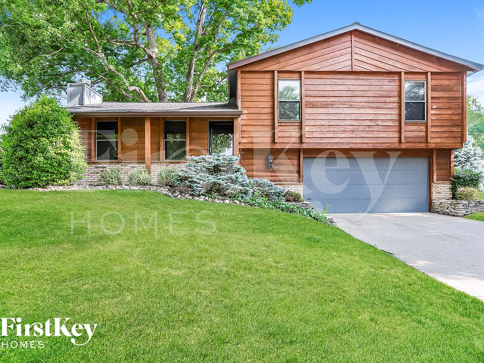 2 Forest Glade Ct