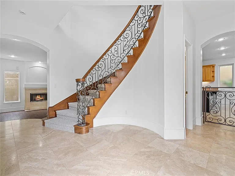 3210 N Ardmore Ave — Photo 9
