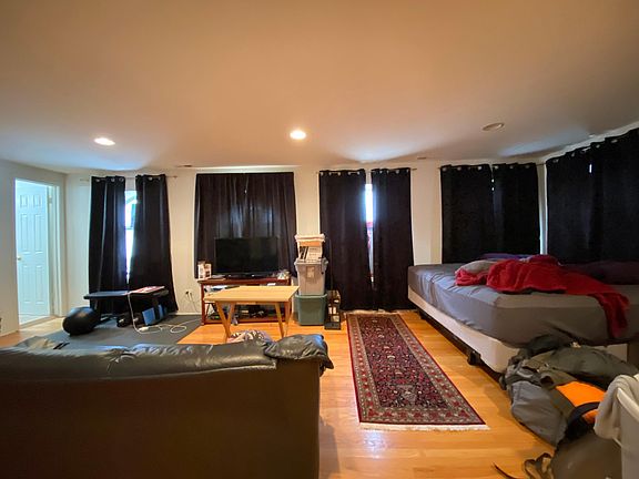 5th image of 5528-30 N Kenmore Ave #G1