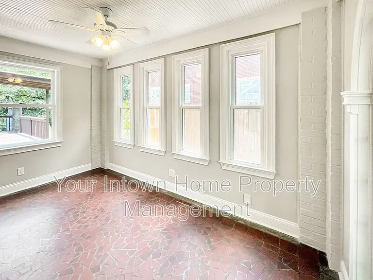 2695 Sharondale Dr NE — Photo 10