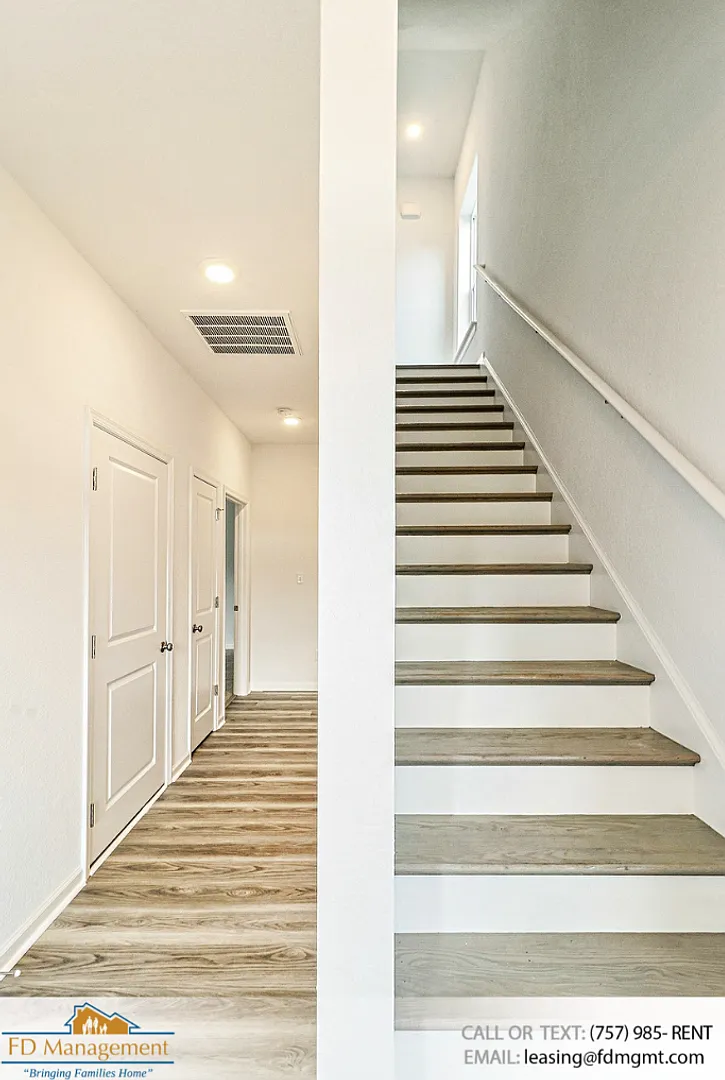 New 3 Bedroom 3.5 BA in Grafton School District! — Photo 3