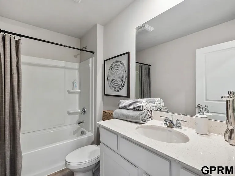 7102 S 204th Ave — Photo 4