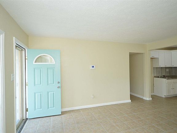 5th image of 103 Hart Dr