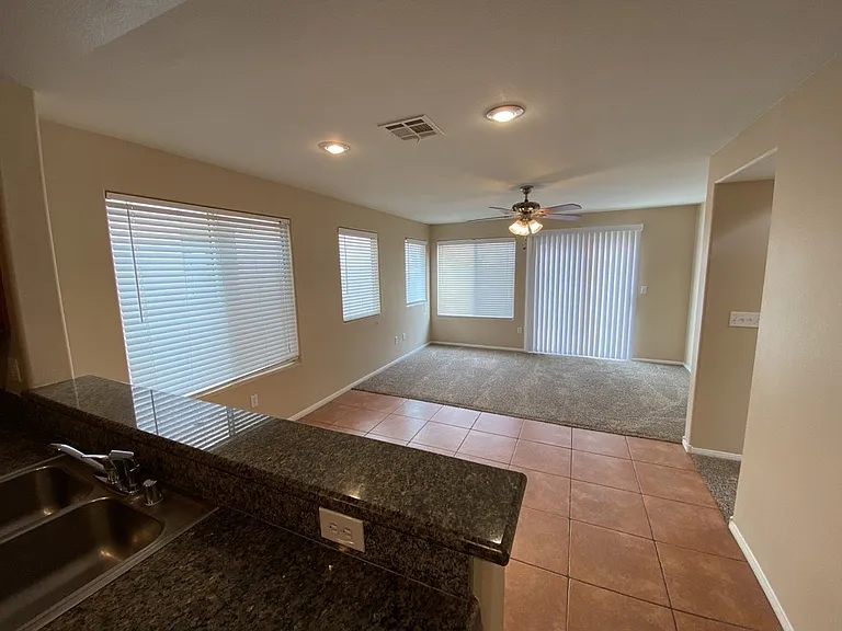 5680 Woods Crossing St — Photo 10
