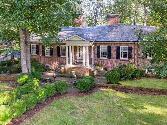 3rd image of 3119 Sedgewick Dr
