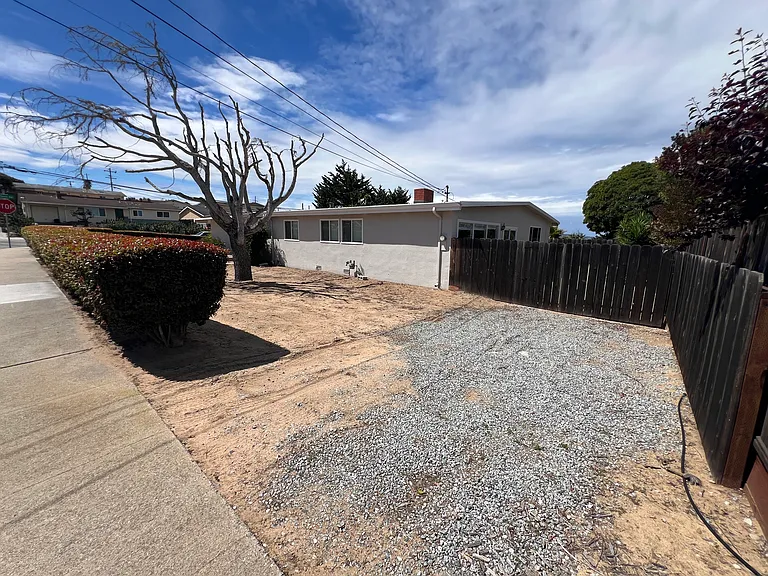 1845 Ord Grove Ave — Photo 20