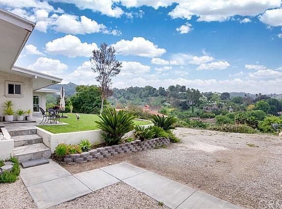 3rd image of 2560 S Buenos Aires Dr