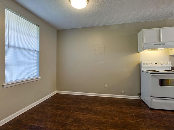 4th image of 1301 Neelys Bend Rd #28