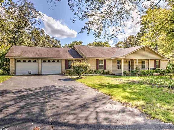 3rd image of 105 Willow Oak Dr