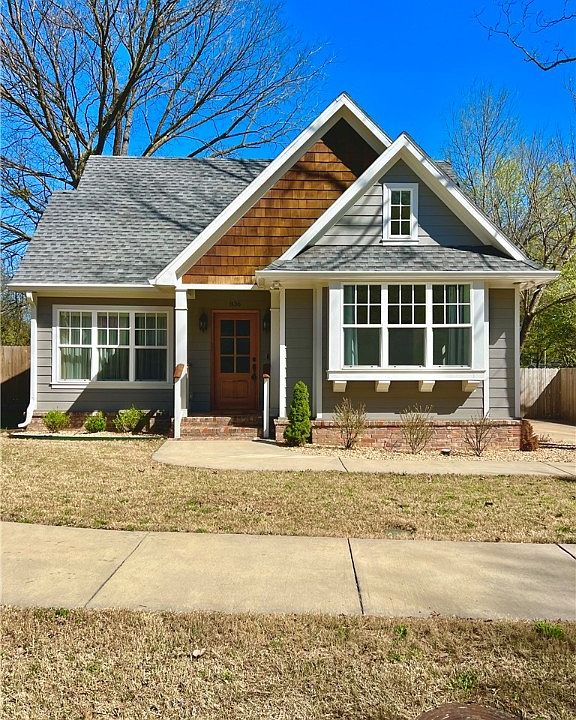 1st image of 836 S Wood Ave