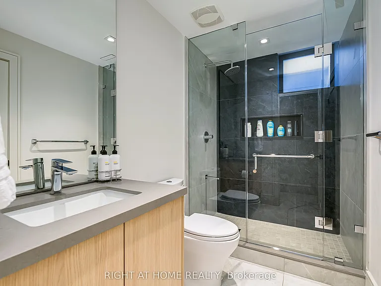 585 Montbeck Cres — Photo 44