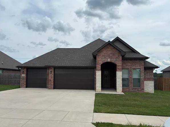 2305 Carper Ln, Pea Ridge, AR 72751