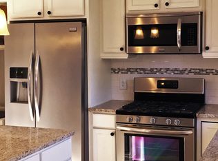 8359 Glen Highlands Dr, Indianapolis, IN 46236