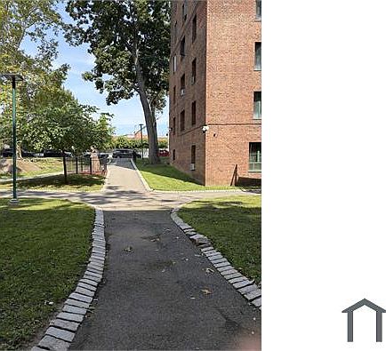 5th image of 2100 E Tremont Ave APT Mb