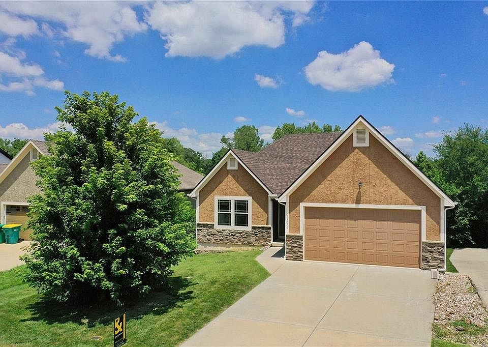 1st image of 13770 Valleyview Way