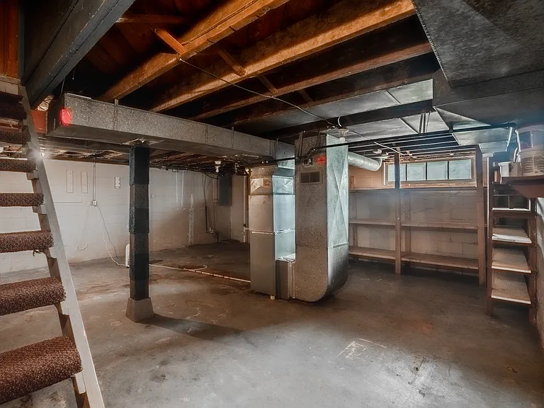 105 Sunset St — Photo 21