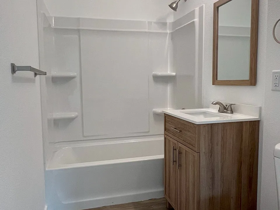 Full Bathroom on Main Floor