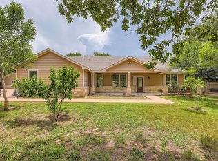 195 Heritage Oaks Dr, Cedar Creek, TX 78612