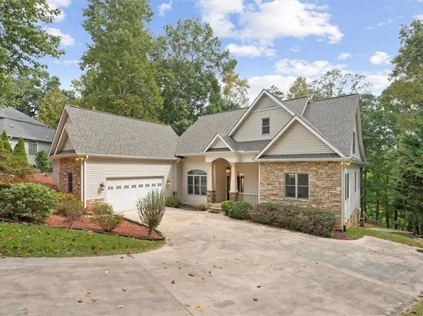 124 S Shore Dr, Fair Play, SC 29643