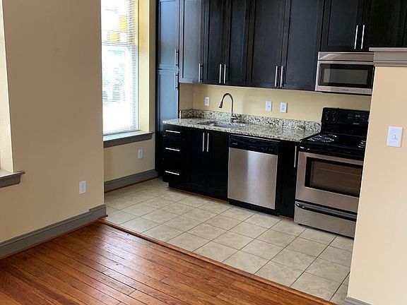 3rd image of 321 W Franklin St #13