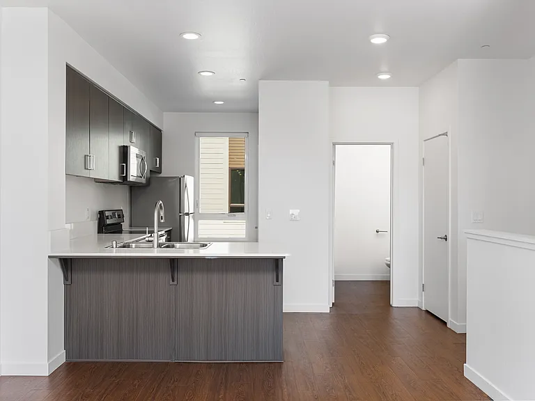 17th Place Townhomes — Photo 6
