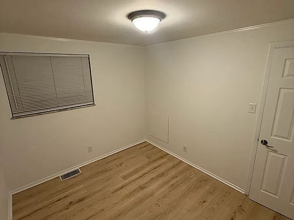 5th image of 200 Center St #1