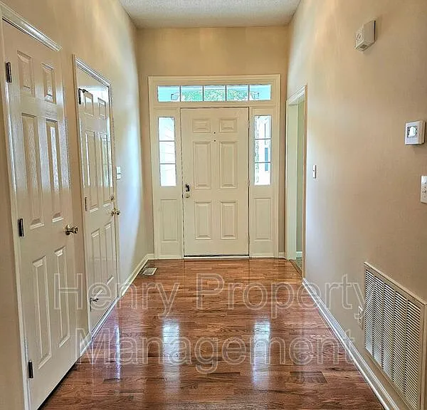 109 Gremar Dr — Photo 4