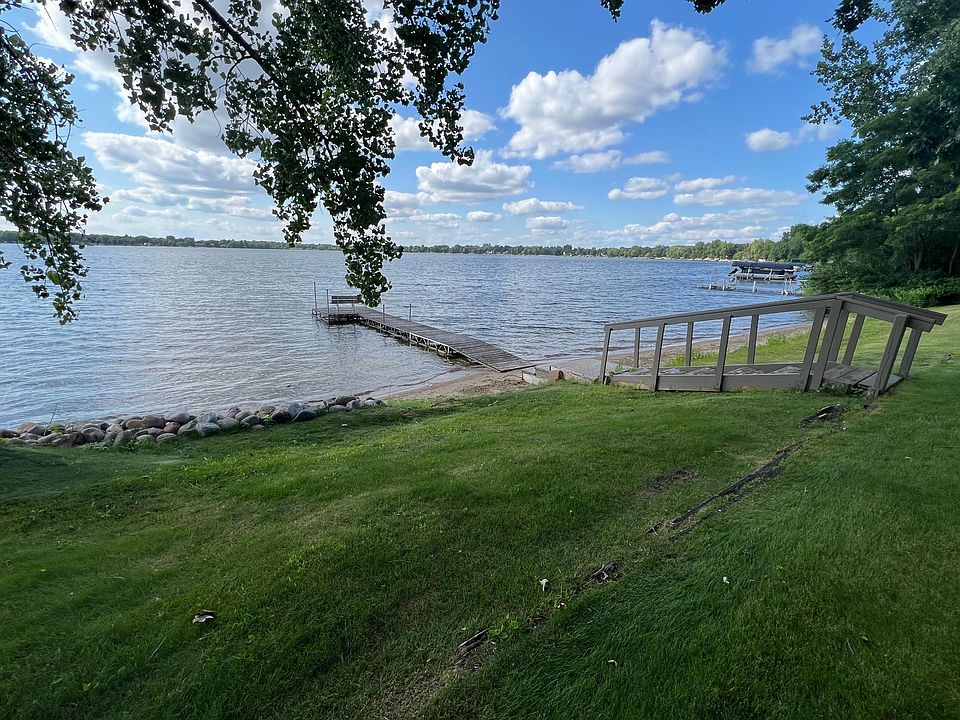 2nd image of 251 Shoreview Est