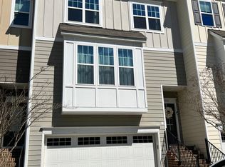 622 Edgewater Ridge Ct, Apex, NC 27523