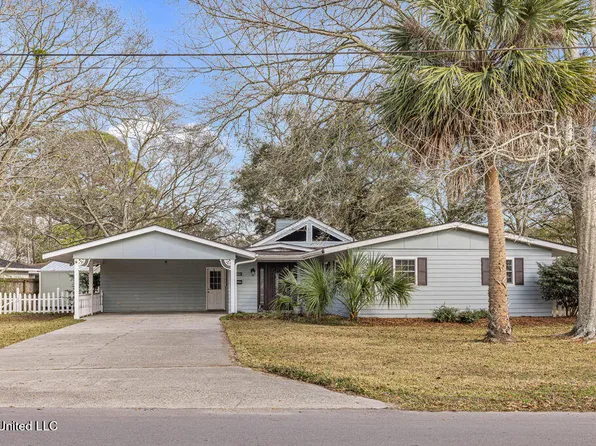 2002 Belair St, Pascagoula, MS 39567