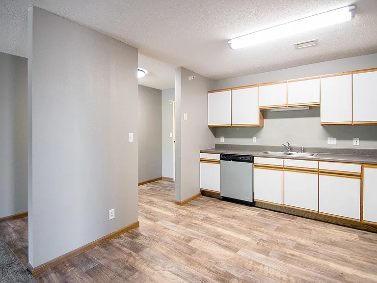 Marshall Apartments — Photo 19