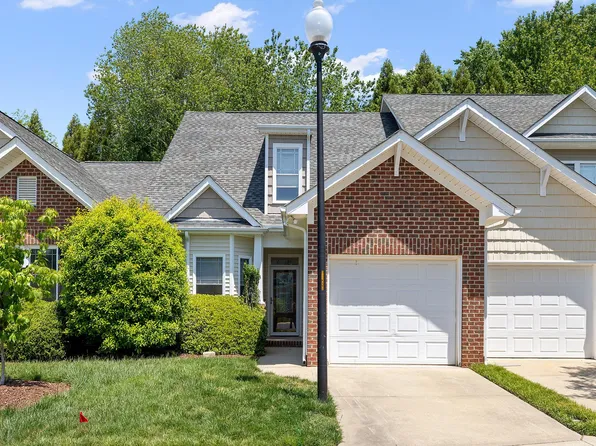 303 Nostalgia Ln, Zebulon, NC 27597