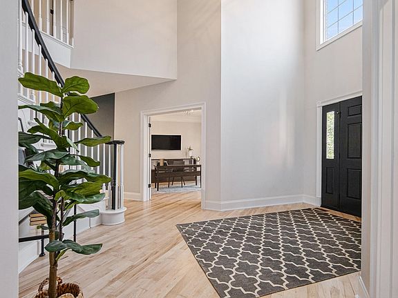 5th image of 2751 Whispering Woods Dr
