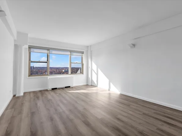 107-40 Queens Boulevard image 4 of 20