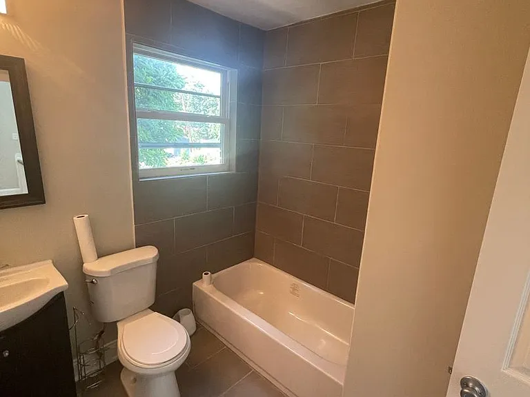 5032 E Capitol St NE — Photo 15