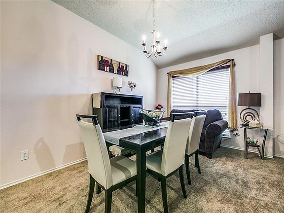 4th image of 840 Horseshoe Ct