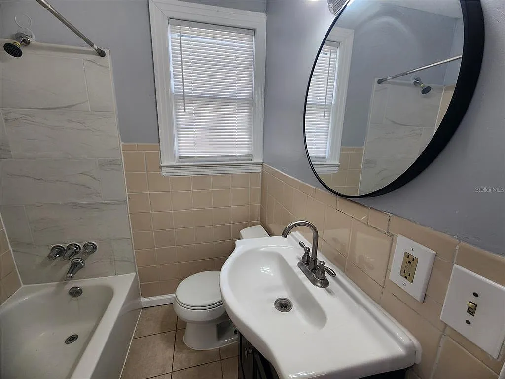3 bed, 4.0 bath, 976 sqft, $1,199 — Photo 4