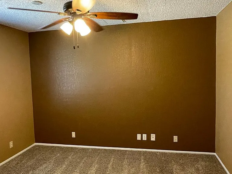 2990 Yuma Dr — Photo 25