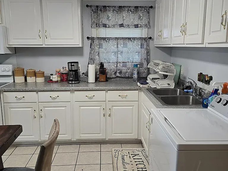 934 Clairmont Ave — Photo 8