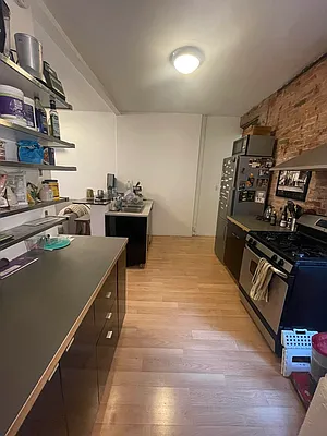 Rented by Weinstein Realty Group | media 10