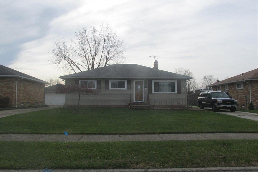 1st image of 35720 Glen Dr
