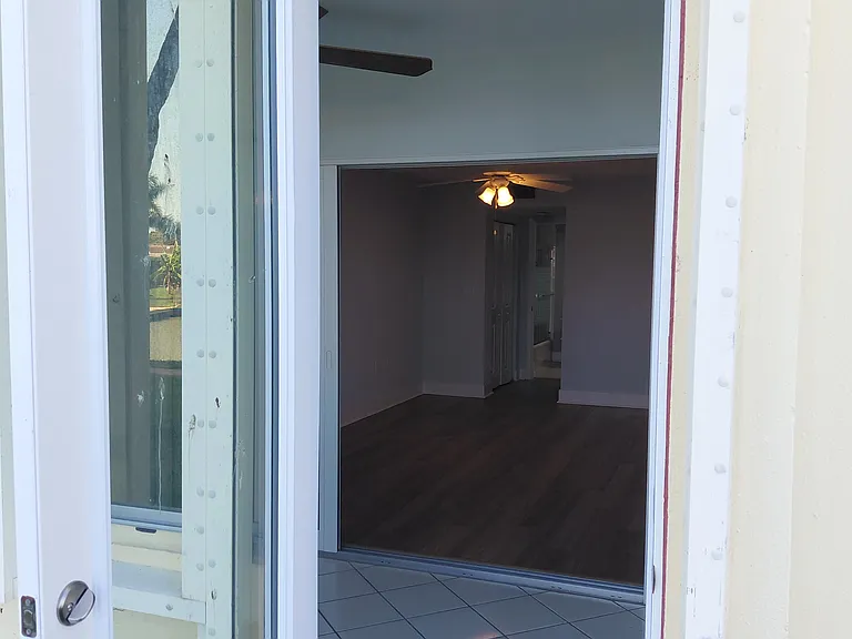 4725 Cove Cir #108 — Photo 17