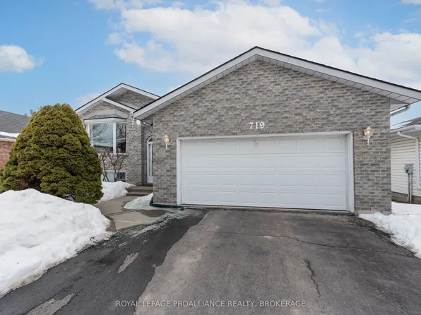 719 Muirfield Cres, Kingston, ON K7M 8E6