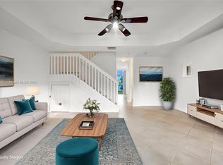 10607 SW 6th St #1006, Pembroke Pines, FL 33025