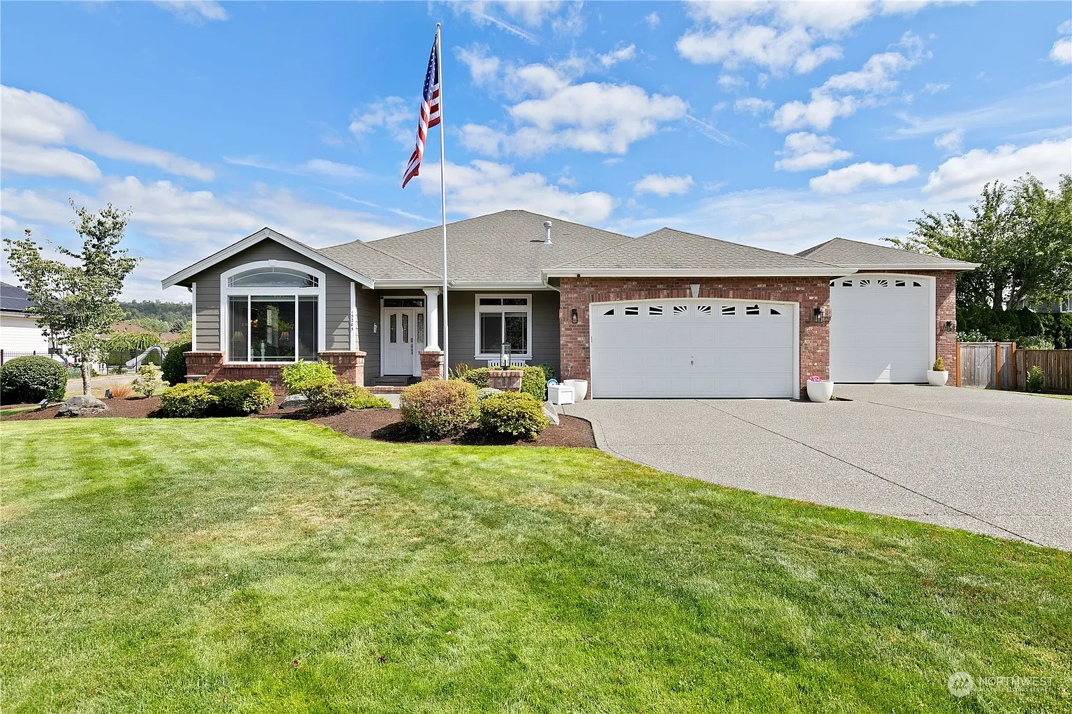 15205 146th Avenue E photo 1